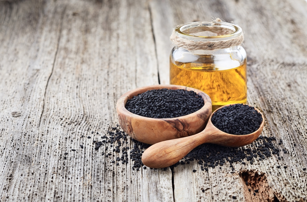 9 benefici dell'olio di semi neri