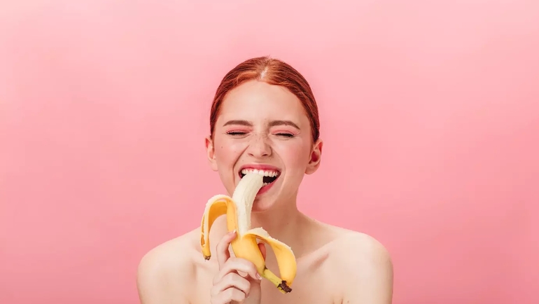 È possibile mangiare banane ogni giorno, calorie, benefici e danni.