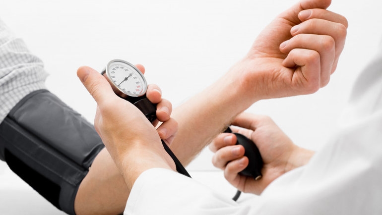 Ipertensione, 10 primi segni, cause, conseguenze e metodi di trattamento.