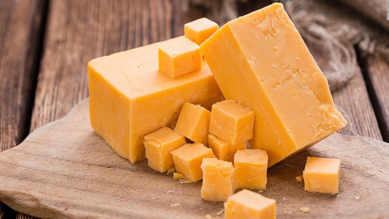 Cosa succederà al corpo se mangi formaggio tutti i giorni, opinione di esperti.