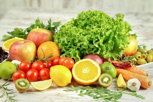 Elenco degli alimenti più convenienti ricchi di vitamina C, i benefici per la salute della vitamina C.
