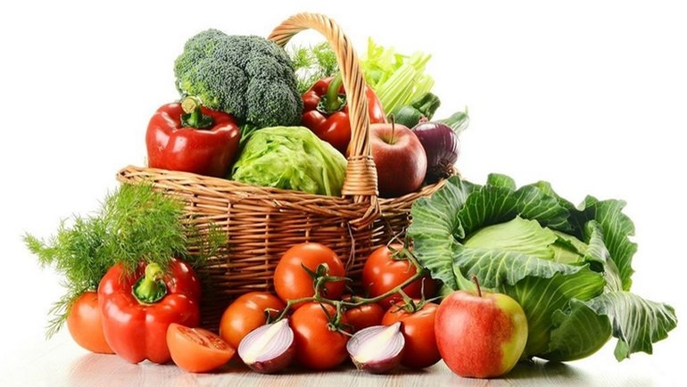 Vitamina A, i cui alimenti vegetali e animali hanno i più alti livelli di vitamina.