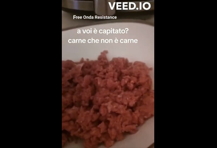 Carne sintetica non dichiarata in etichetta?!?! Video virale, da guardare con il beneficio del dubbio