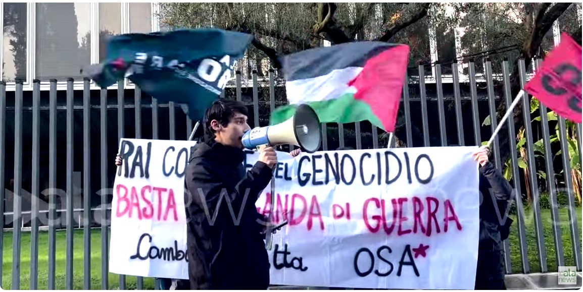 Sanremo, flash mob degli studenti sotto la sede Rai: 