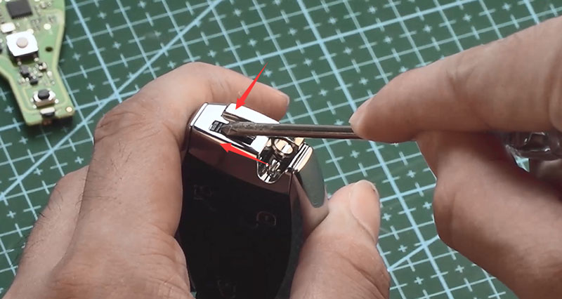 how-to-assemble-be-key-pro-pcb-and-benz-key-shell-1